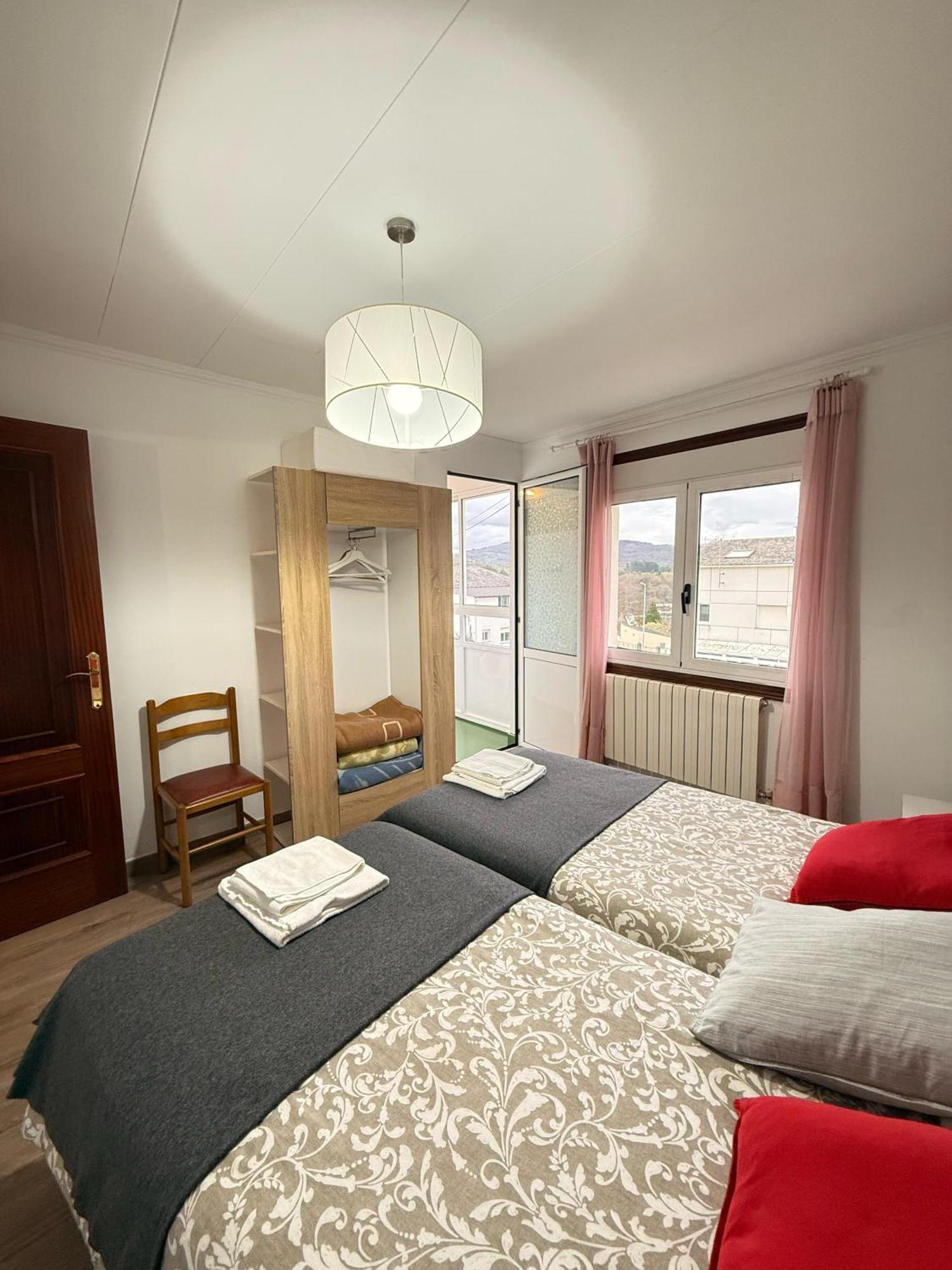 Apartamentos Portolux Portomarin Eksteriør billede