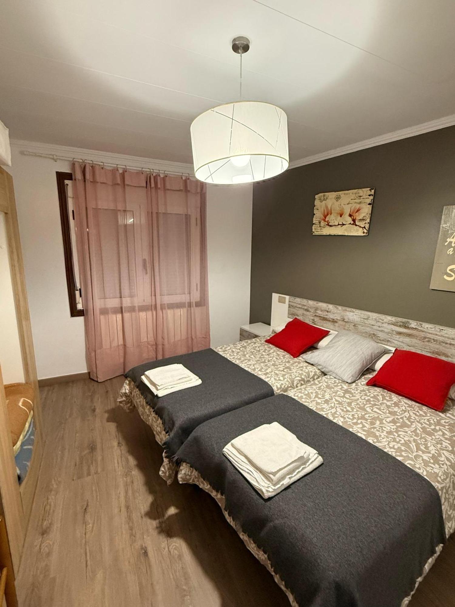 Apartamentos Portolux Portomarin Eksteriør billede
