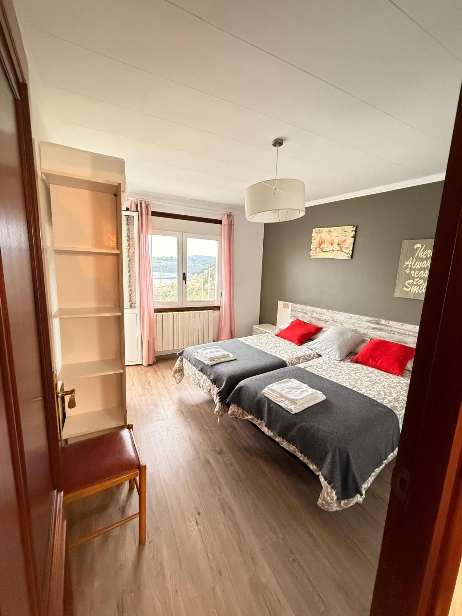 Apartamentos Portolux Portomarin Eksteriør billede