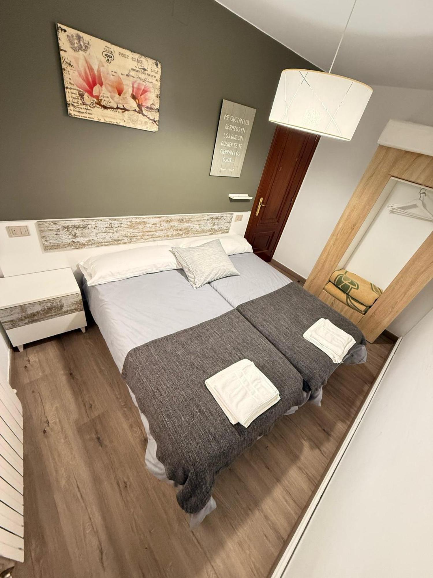 Apartamentos Portolux Portomarin Eksteriør billede