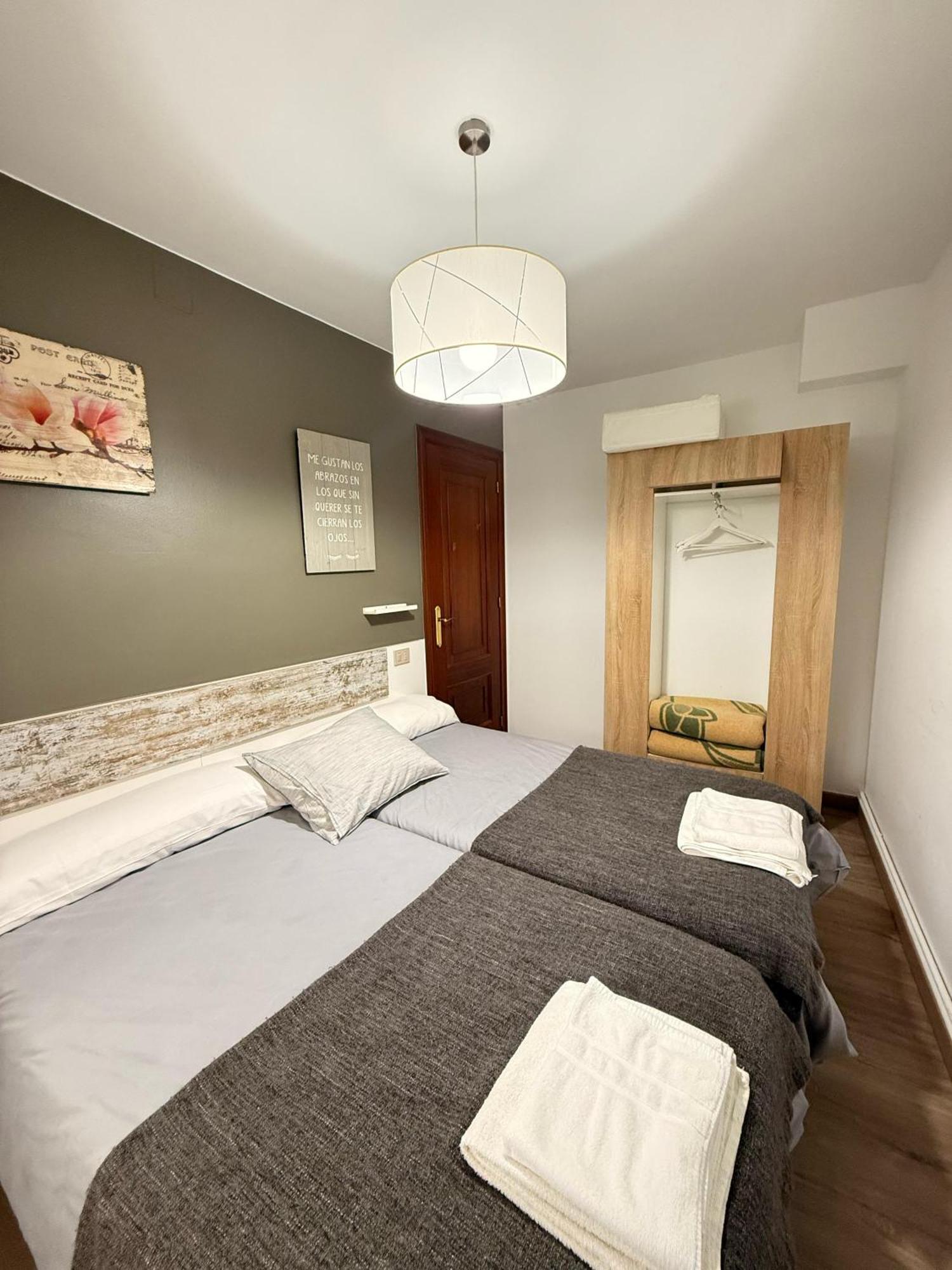 Apartamentos Portolux Portomarin Eksteriør billede